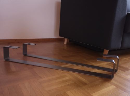 Die Füße des Bruno Schlafsofas.