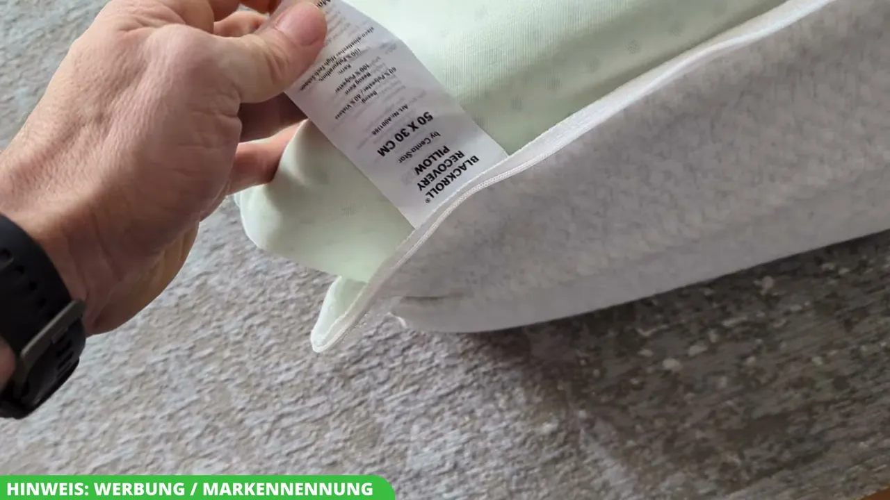 Ich denke, die handliche Größe von 50 x 30 Zentimetern macht das Modell zum perfekten Begleiter auf Reisen.